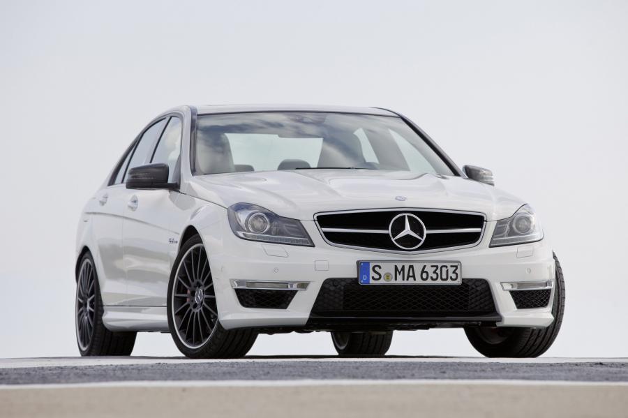  Mercedes-Benz C63 AMG 2012 года  (фото 8 из 40)